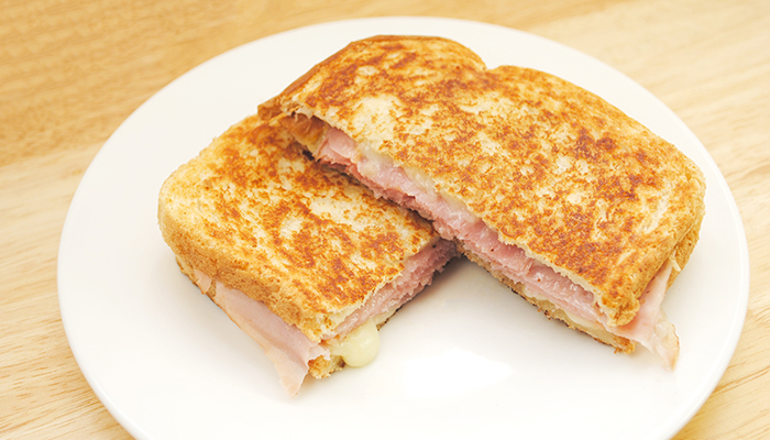 Ham and cheese toastie air fryer