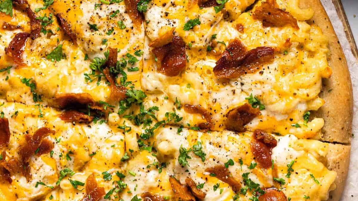 20 Minute Mac and Cheese Pizza