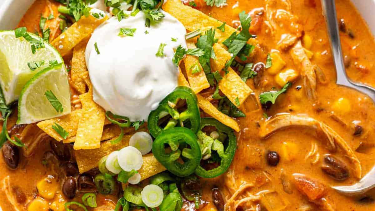 One Pot Creamy Chicken Enchilada Soup